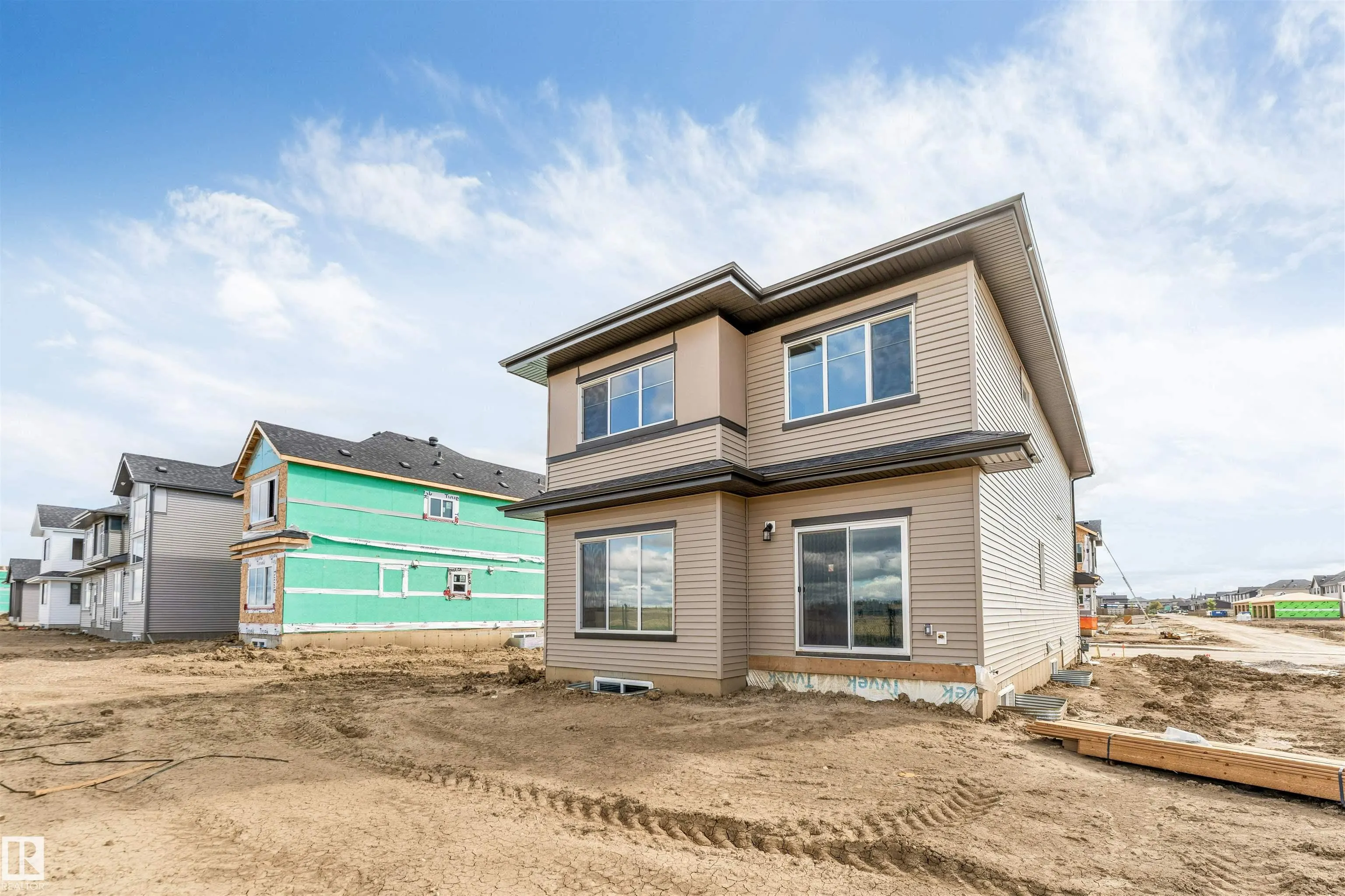 208 Falcon Crescent