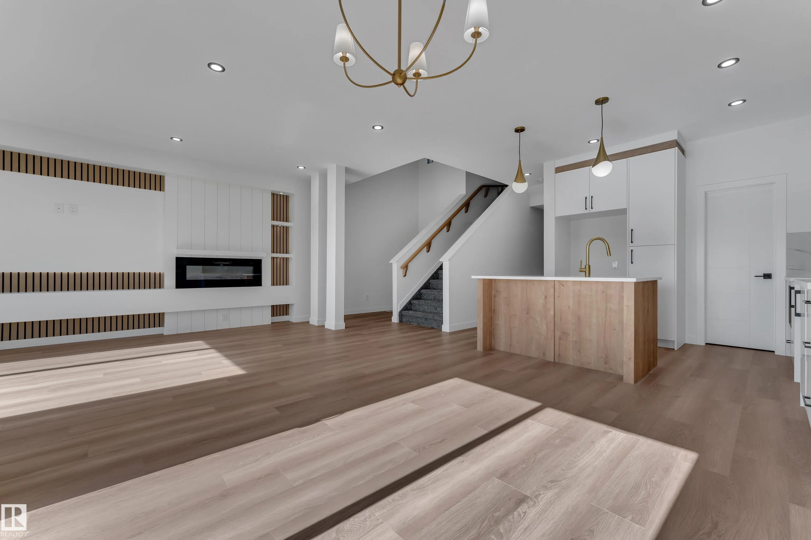 1089 Starling Drive