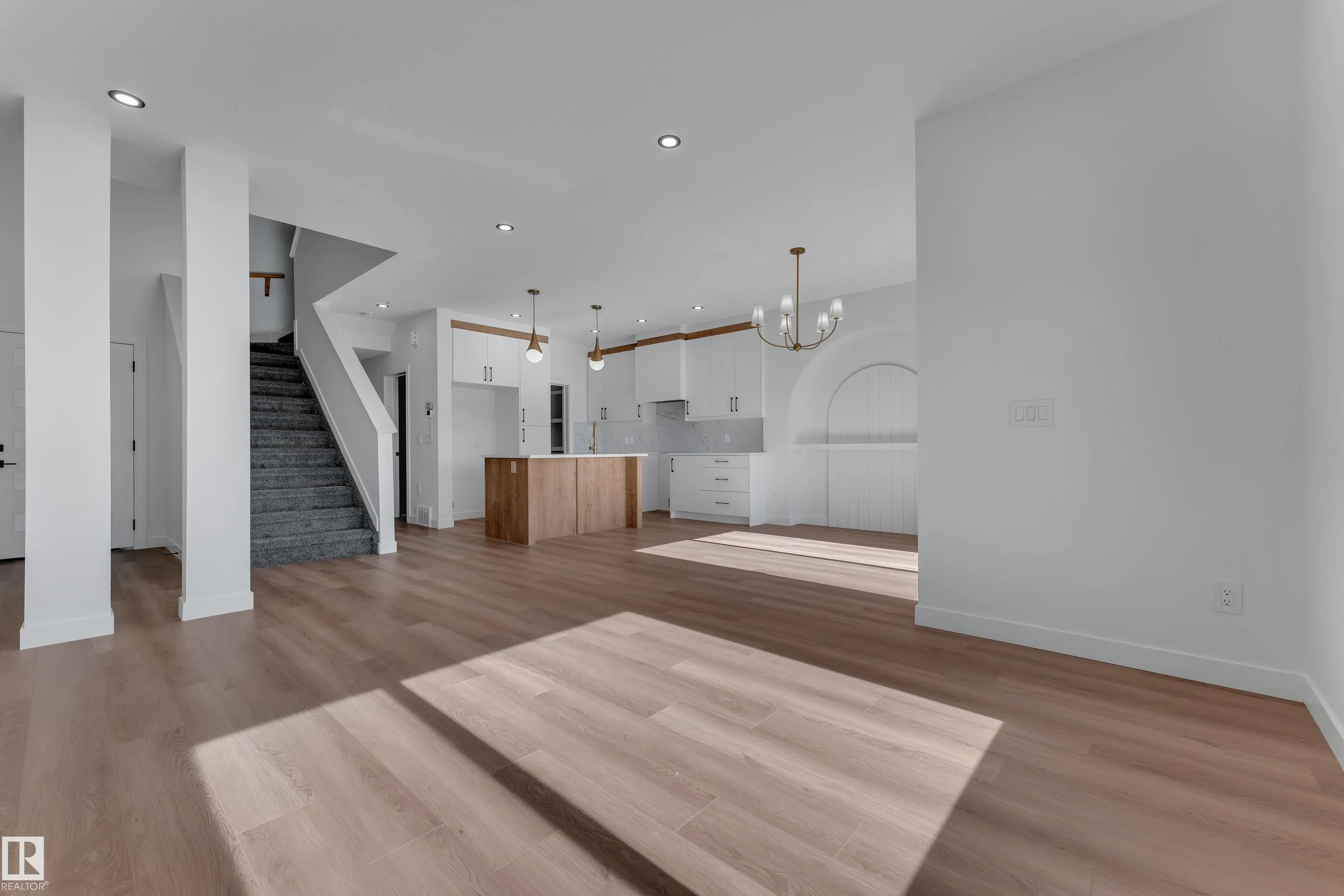 1089 Starling Drive