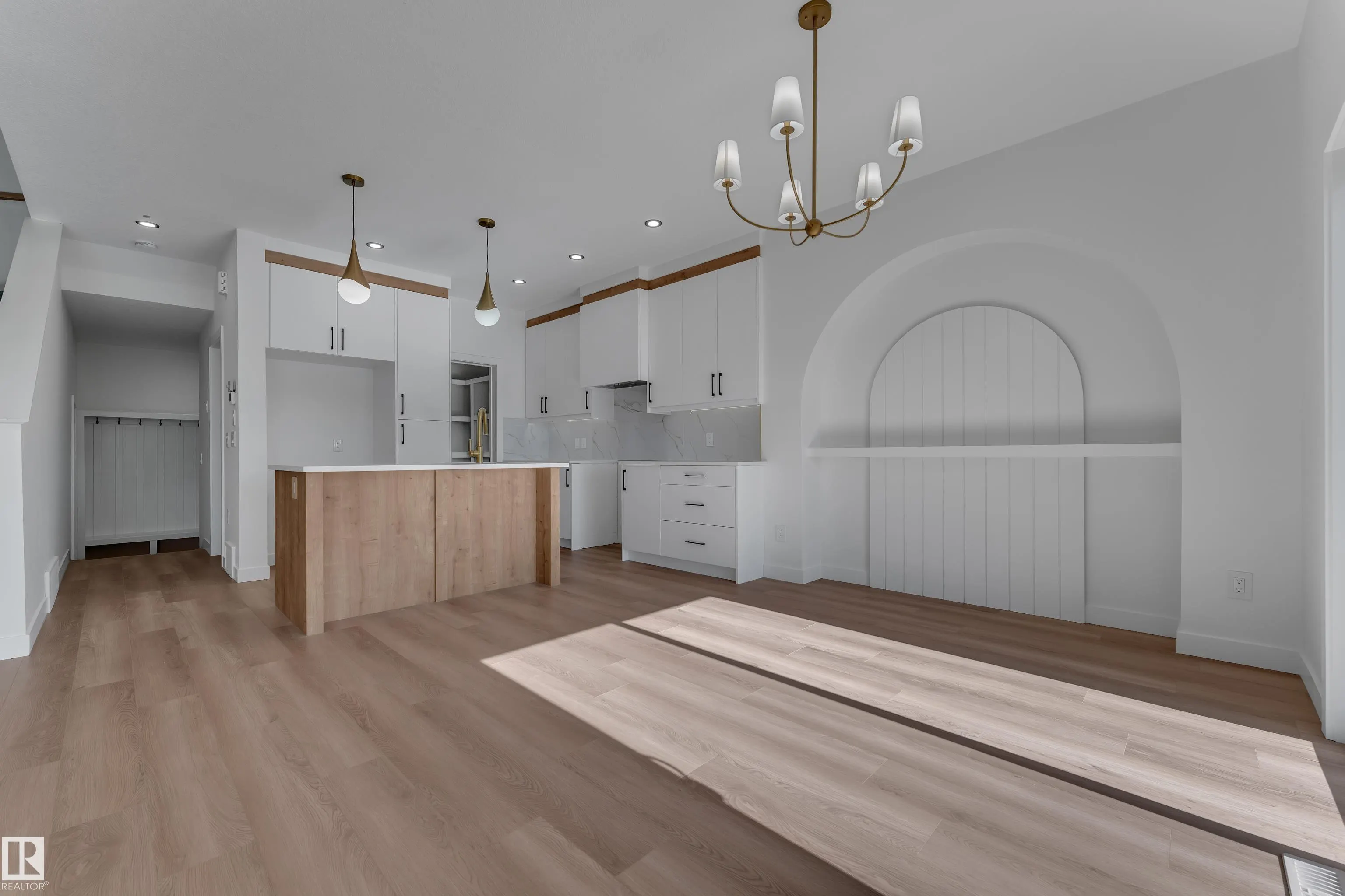 1089 Starling Drive