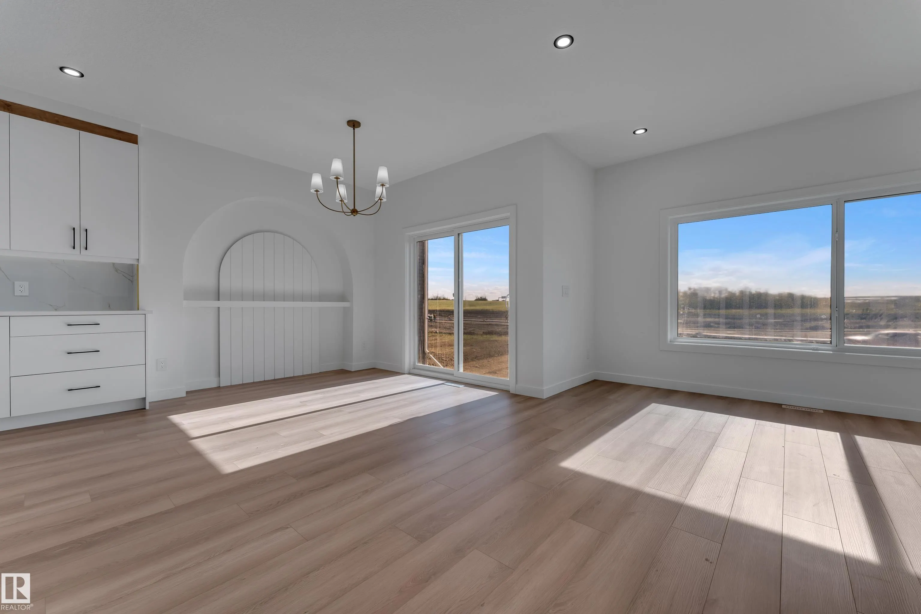 1089 Starling Drive