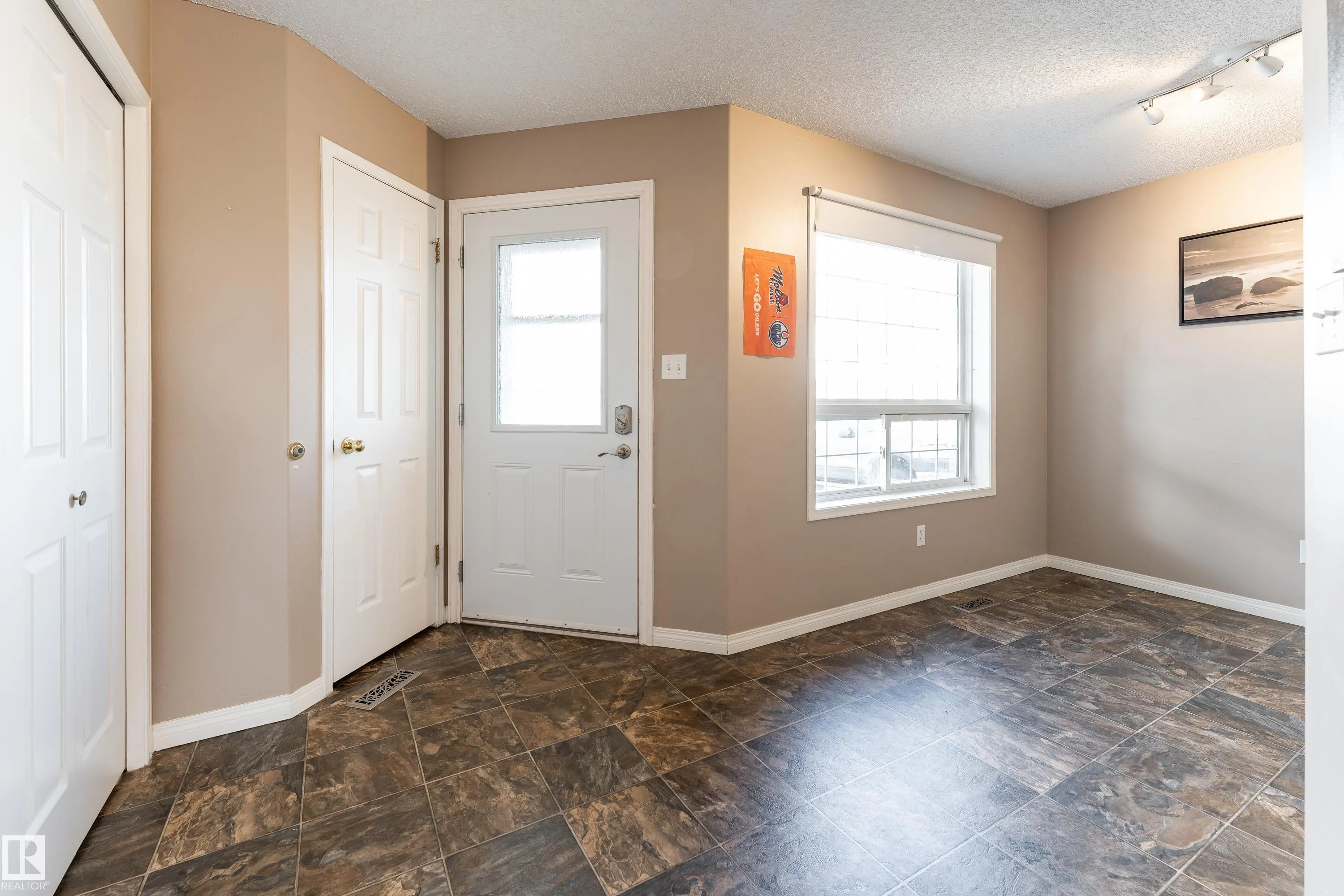10 CRANBERRY Drive