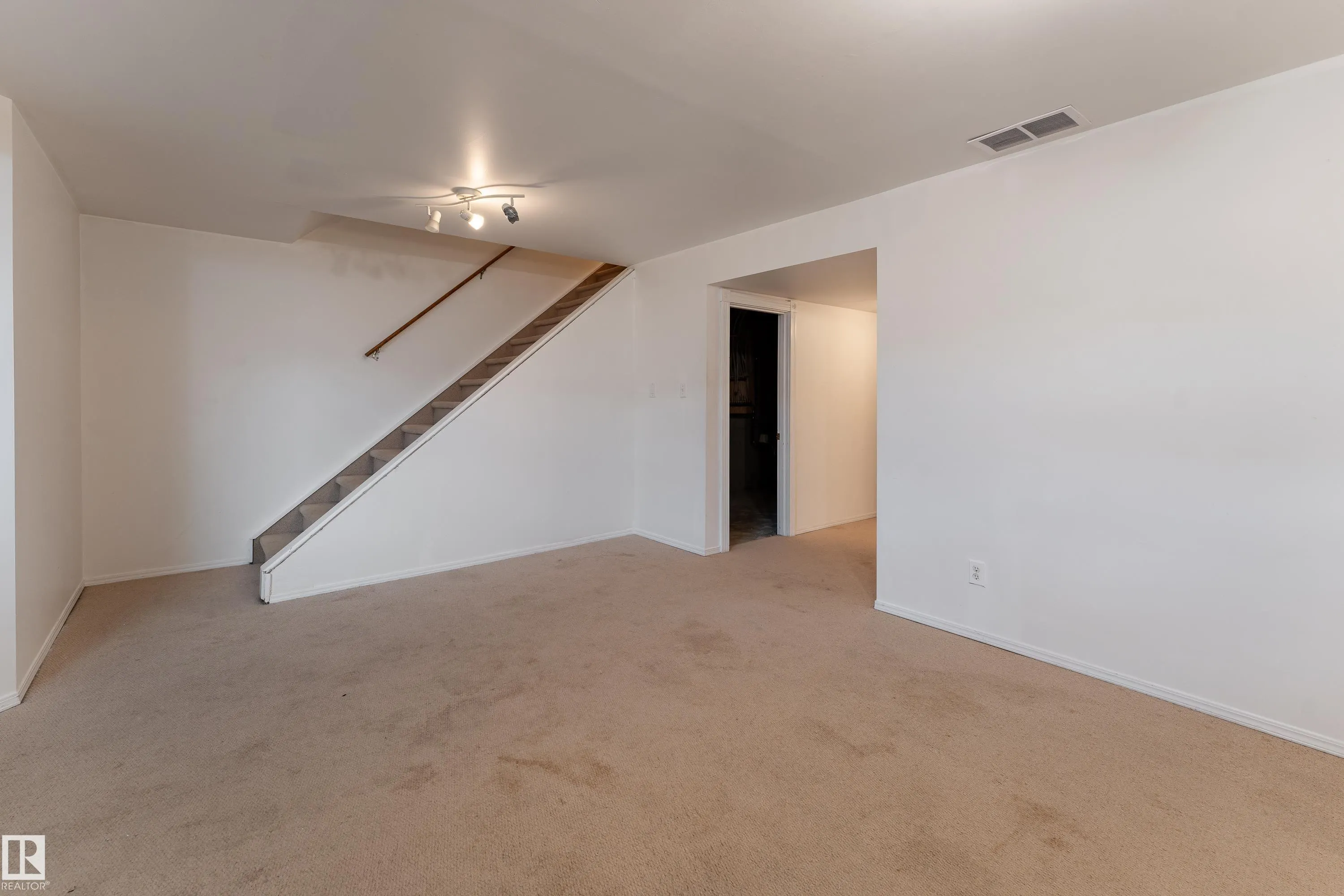 10 CRANBERRY Drive