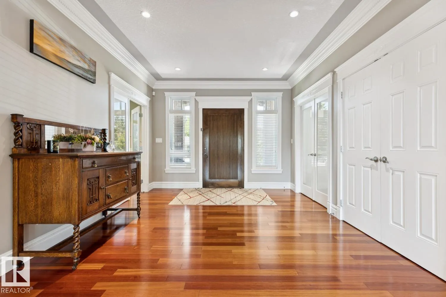 5 RIVERSIDE Crescent