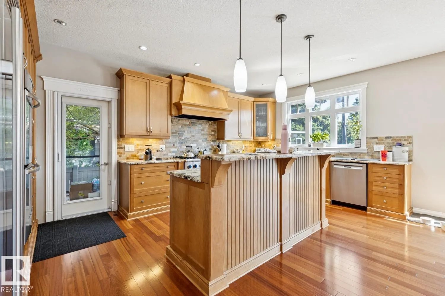 5 RIVERSIDE Crescent