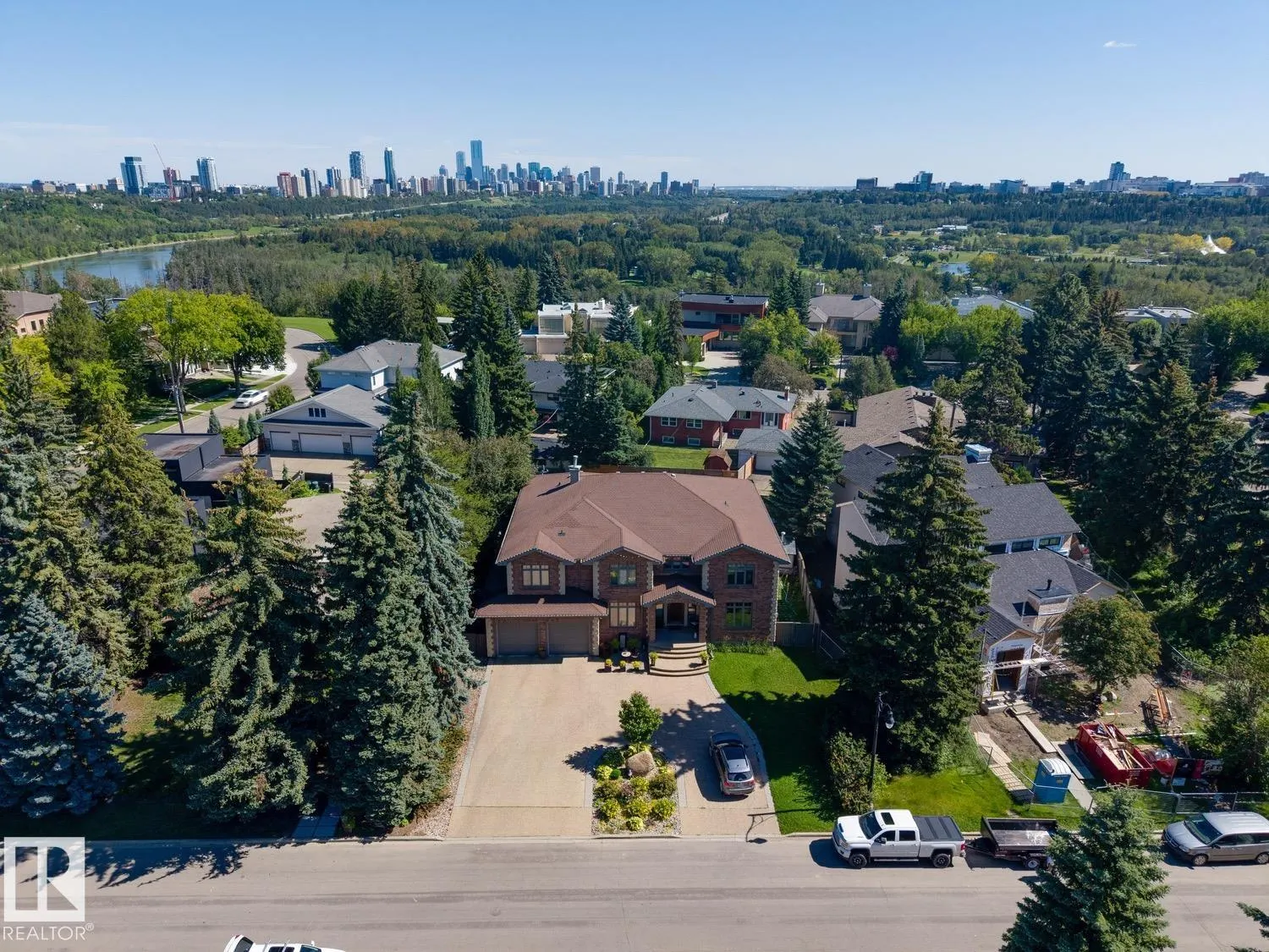 5 RIVERSIDE Crescent