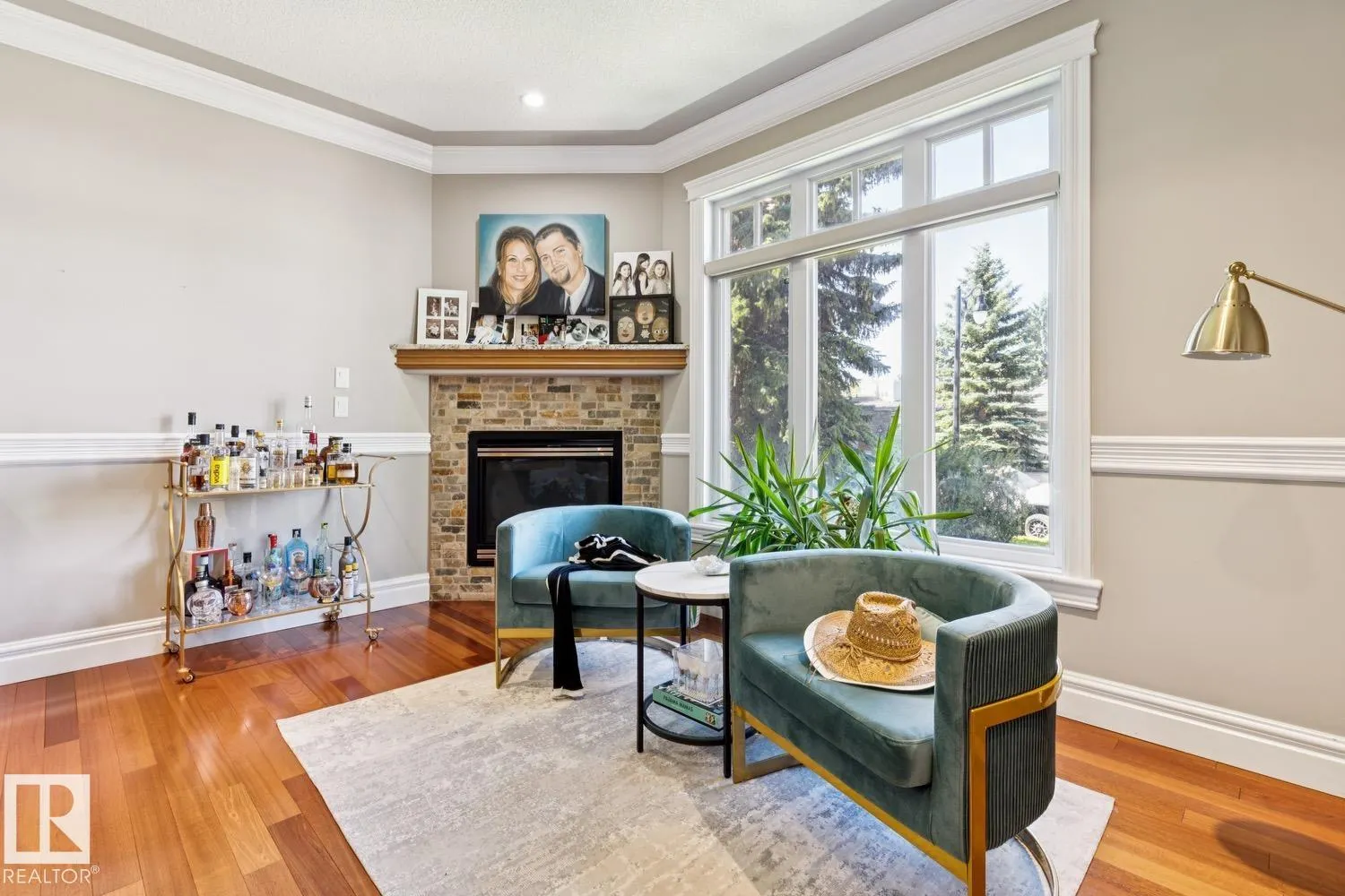 5 RIVERSIDE Crescent