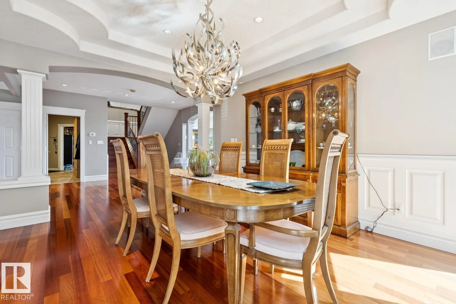 5 RIVERSIDE Crescent