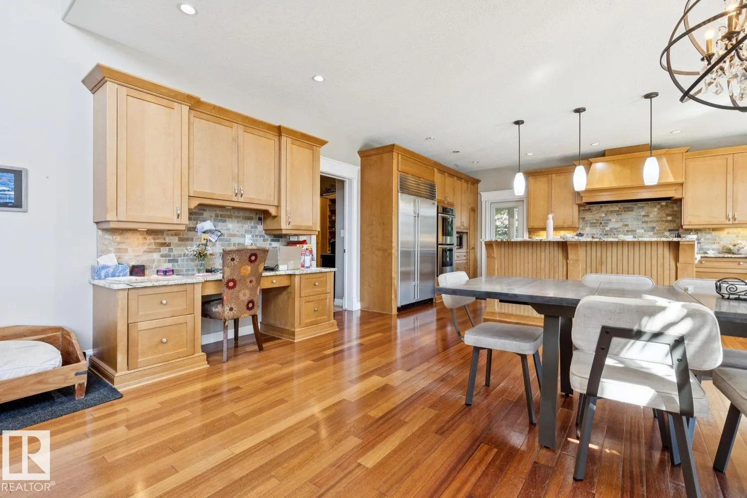 5 RIVERSIDE Crescent