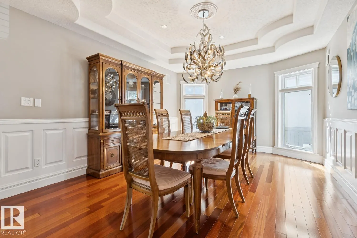 5 RIVERSIDE Crescent