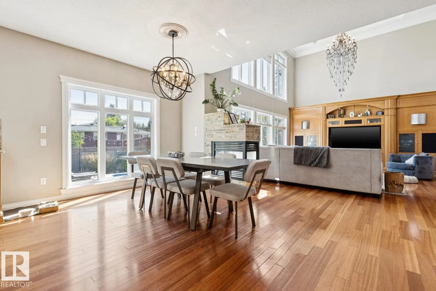 5 RIVERSIDE Crescent