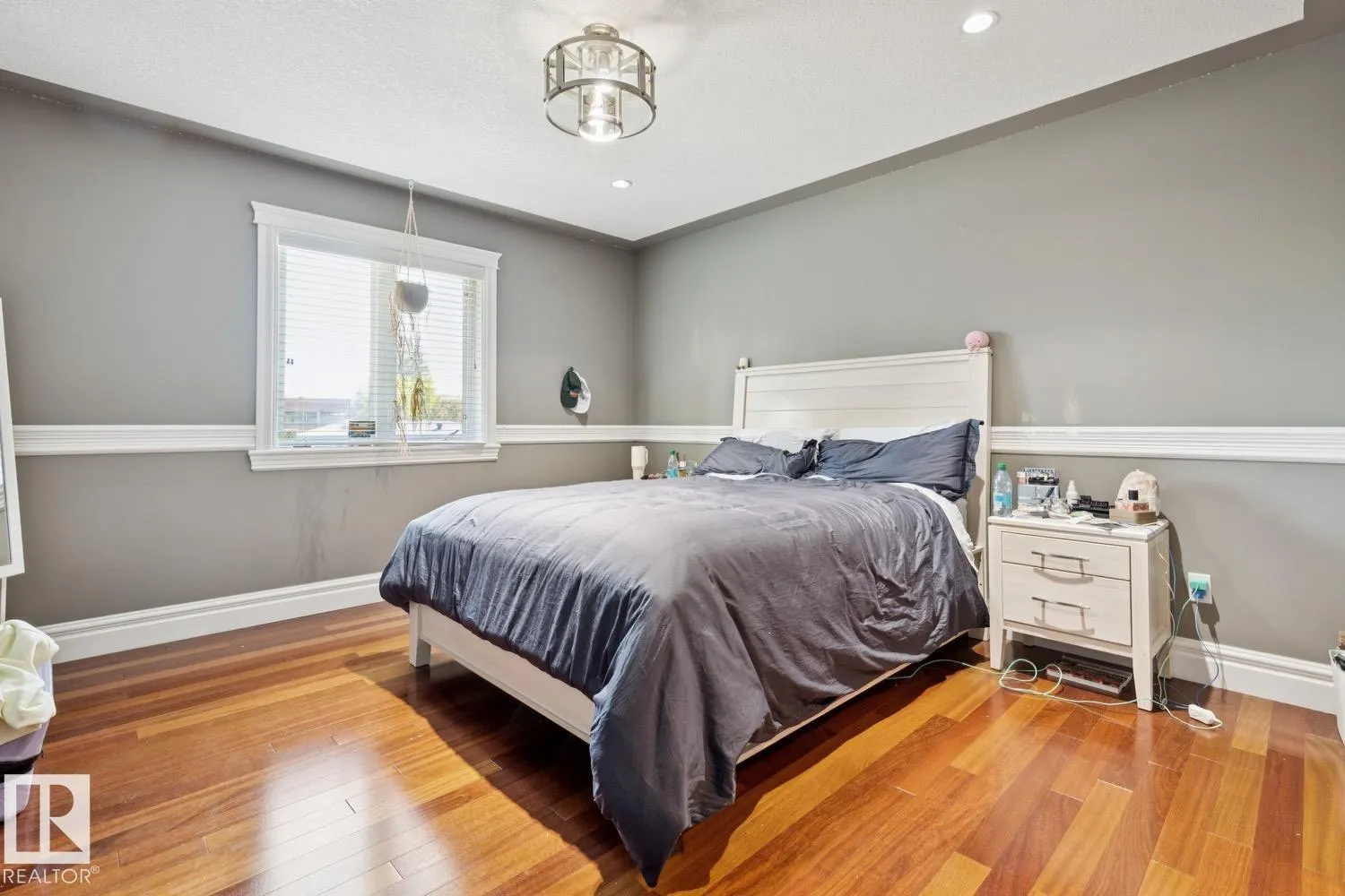 5 RIVERSIDE Crescent
