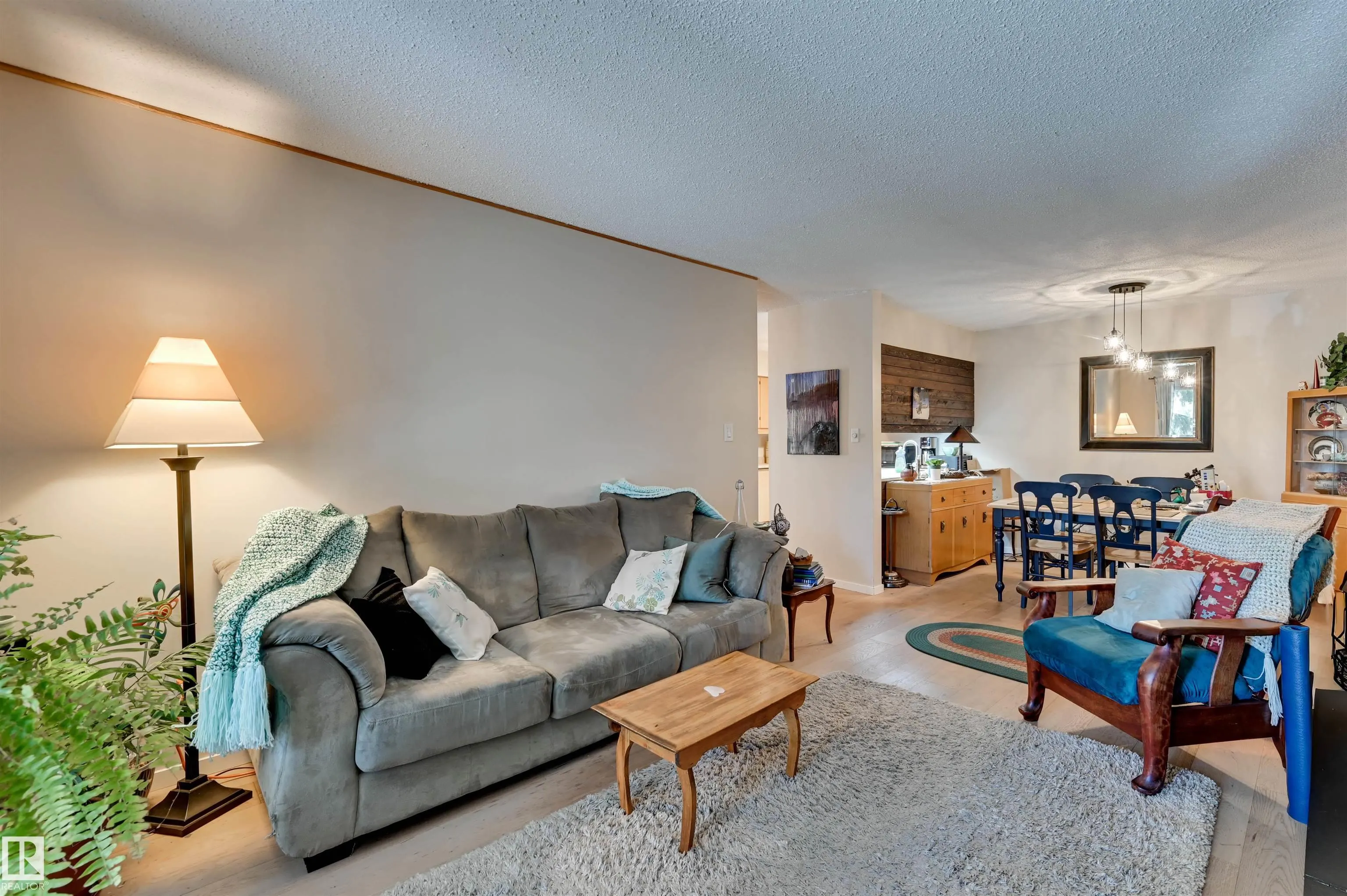 24 ALPINE Place