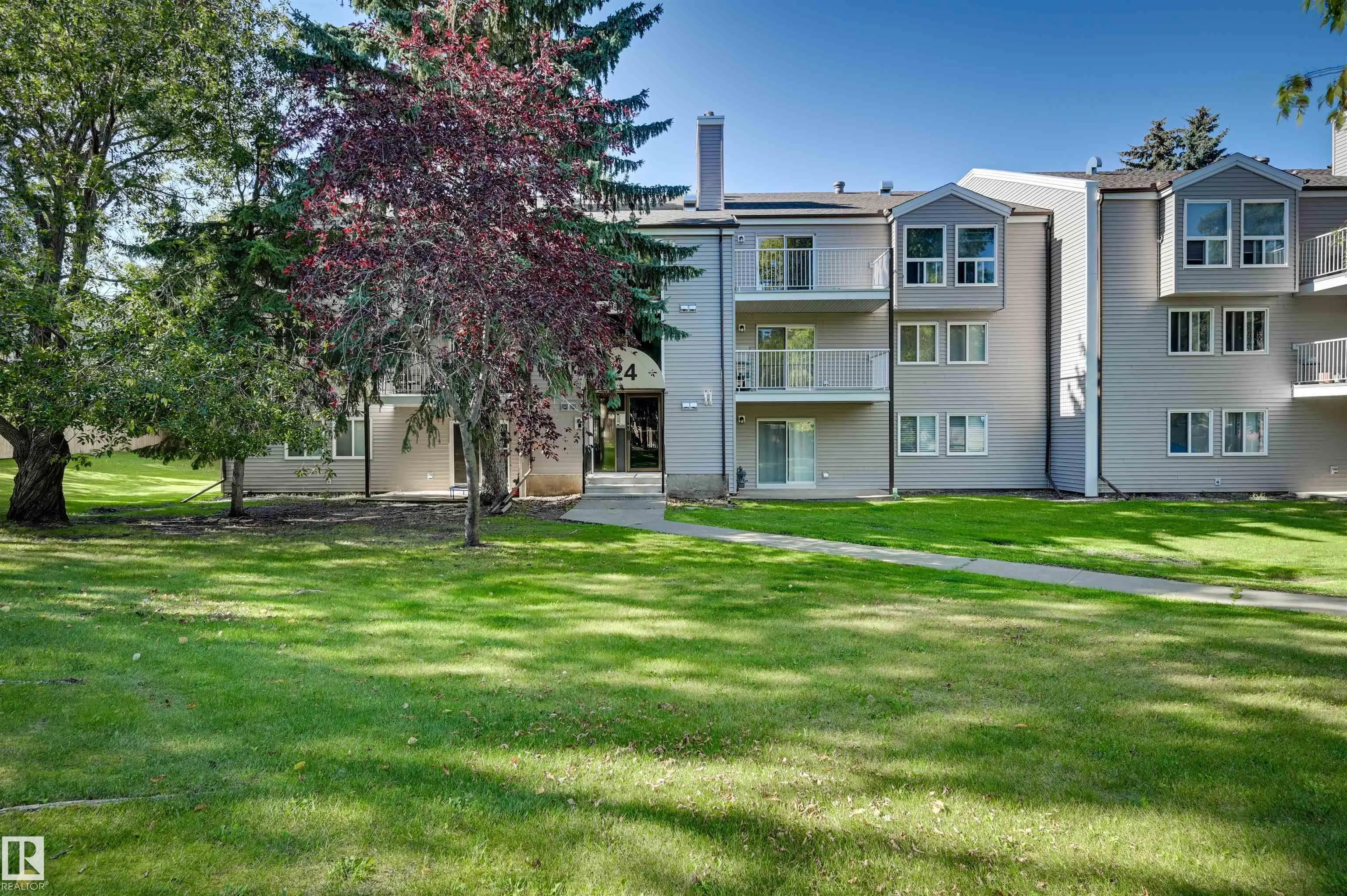 24 ALPINE Place