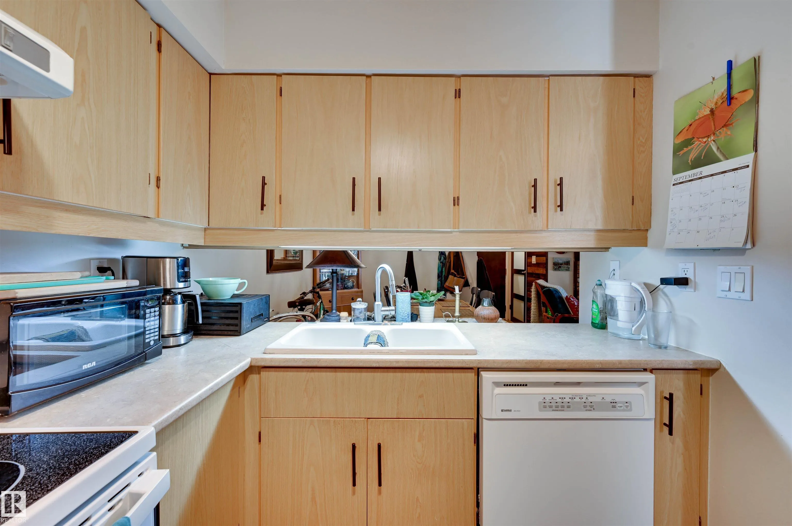 24 ALPINE Place