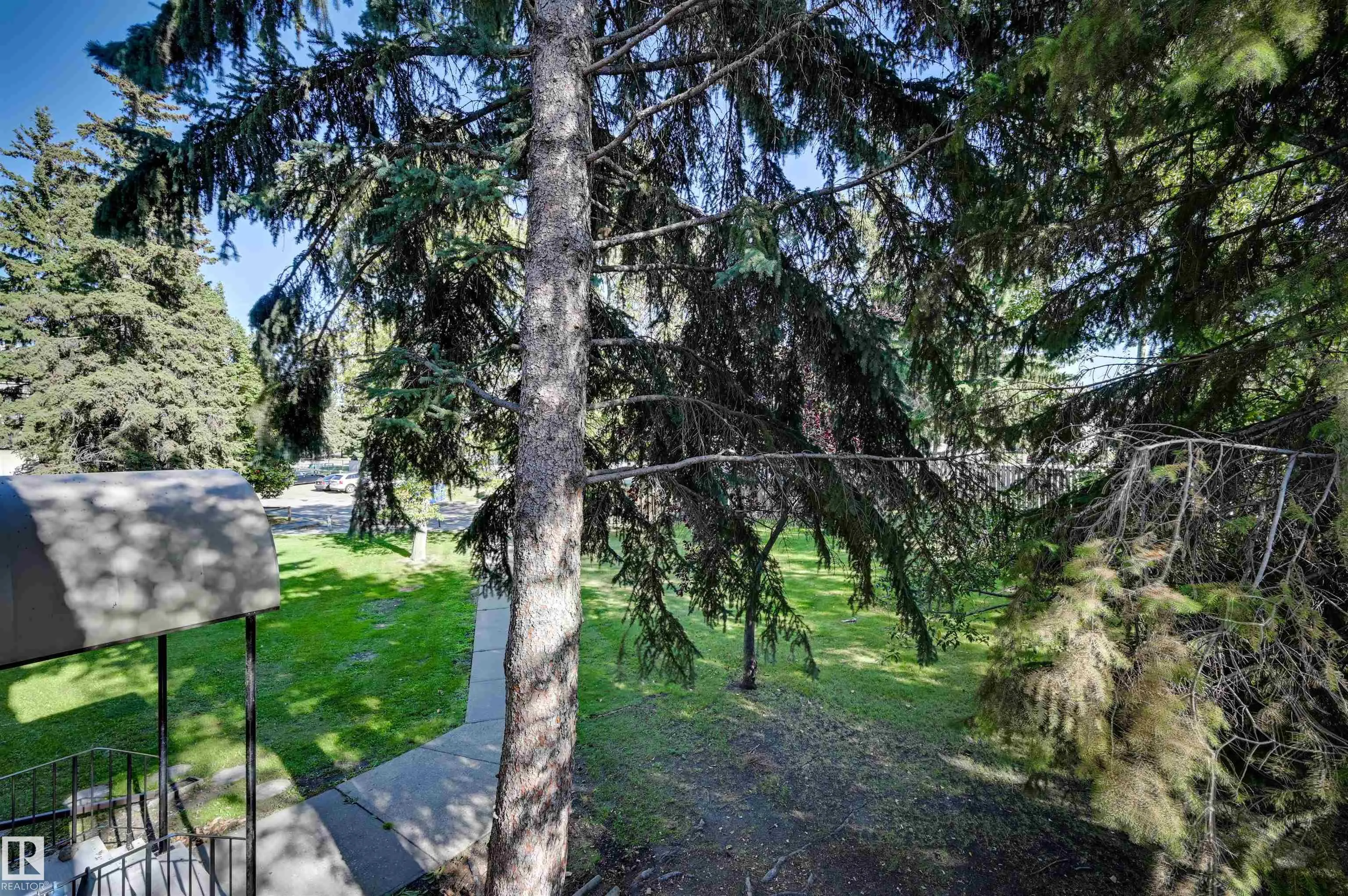 24 ALPINE Place