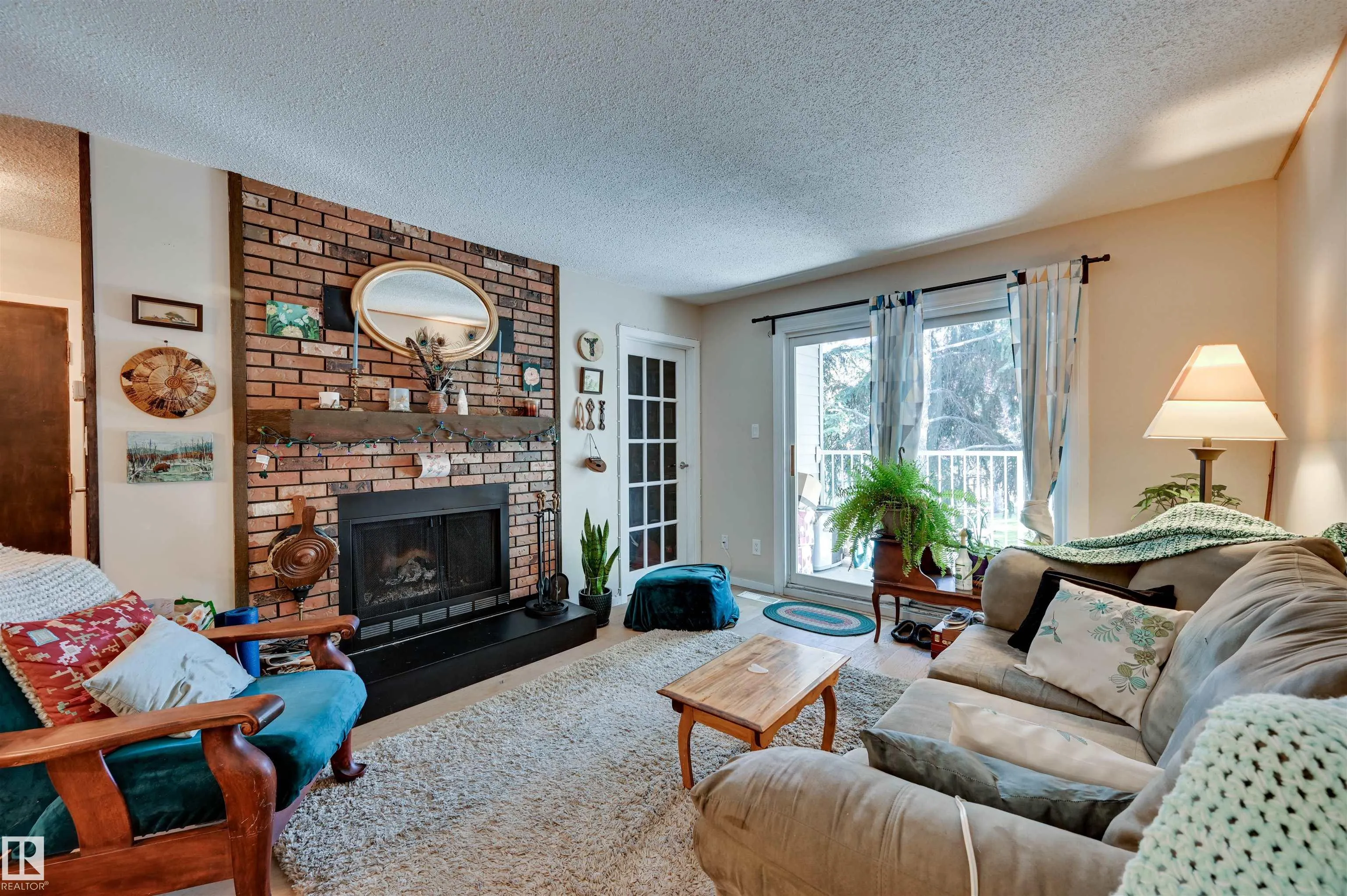 24 ALPINE Place