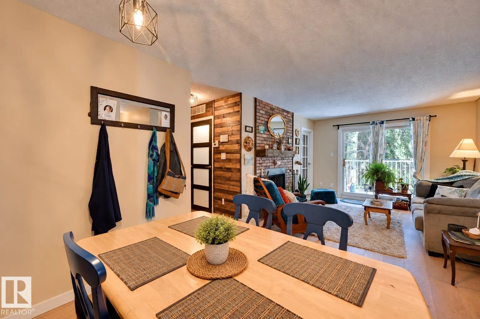 24 ALPINE Place