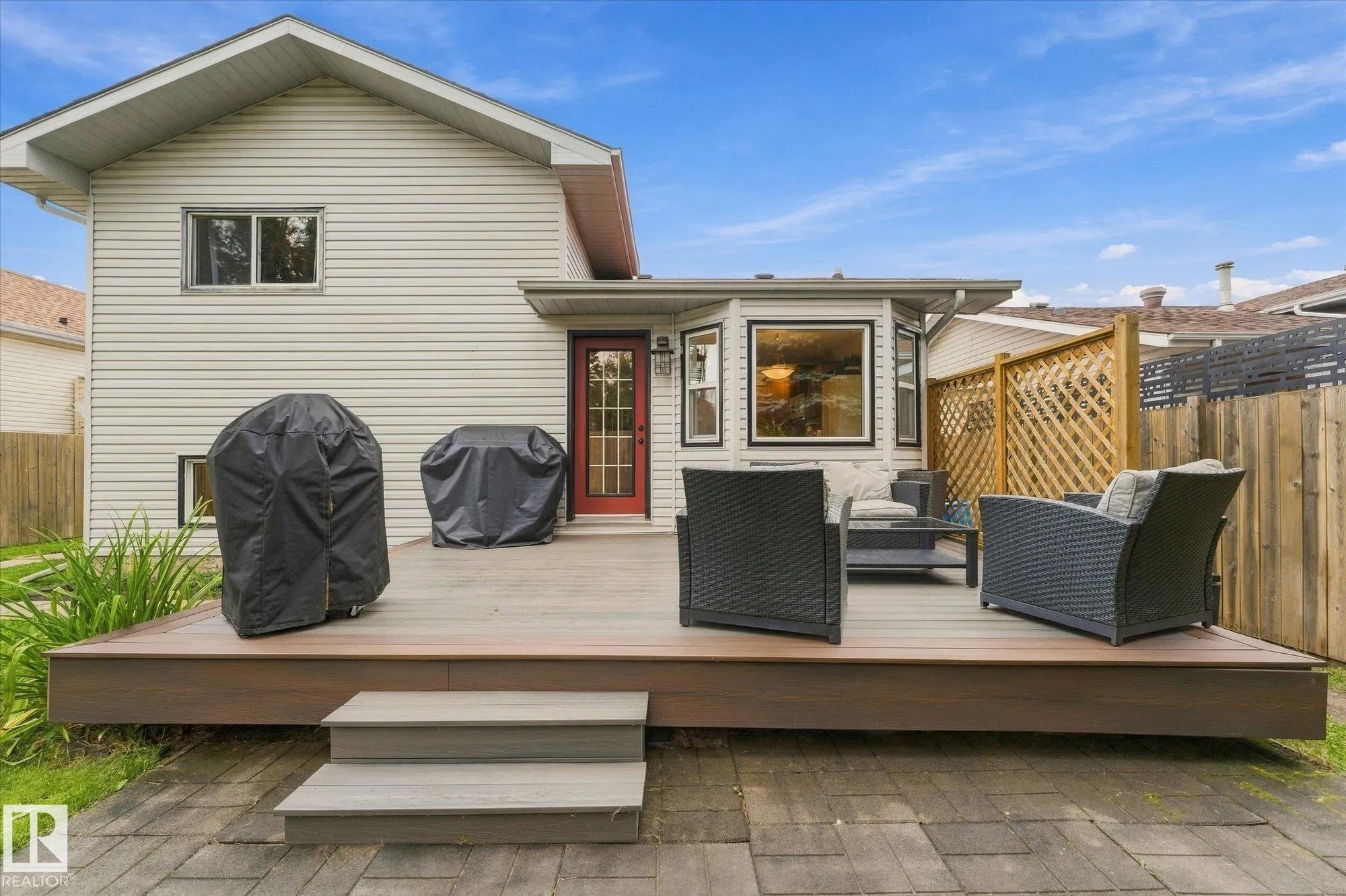 11 WOODSIDE Crescent