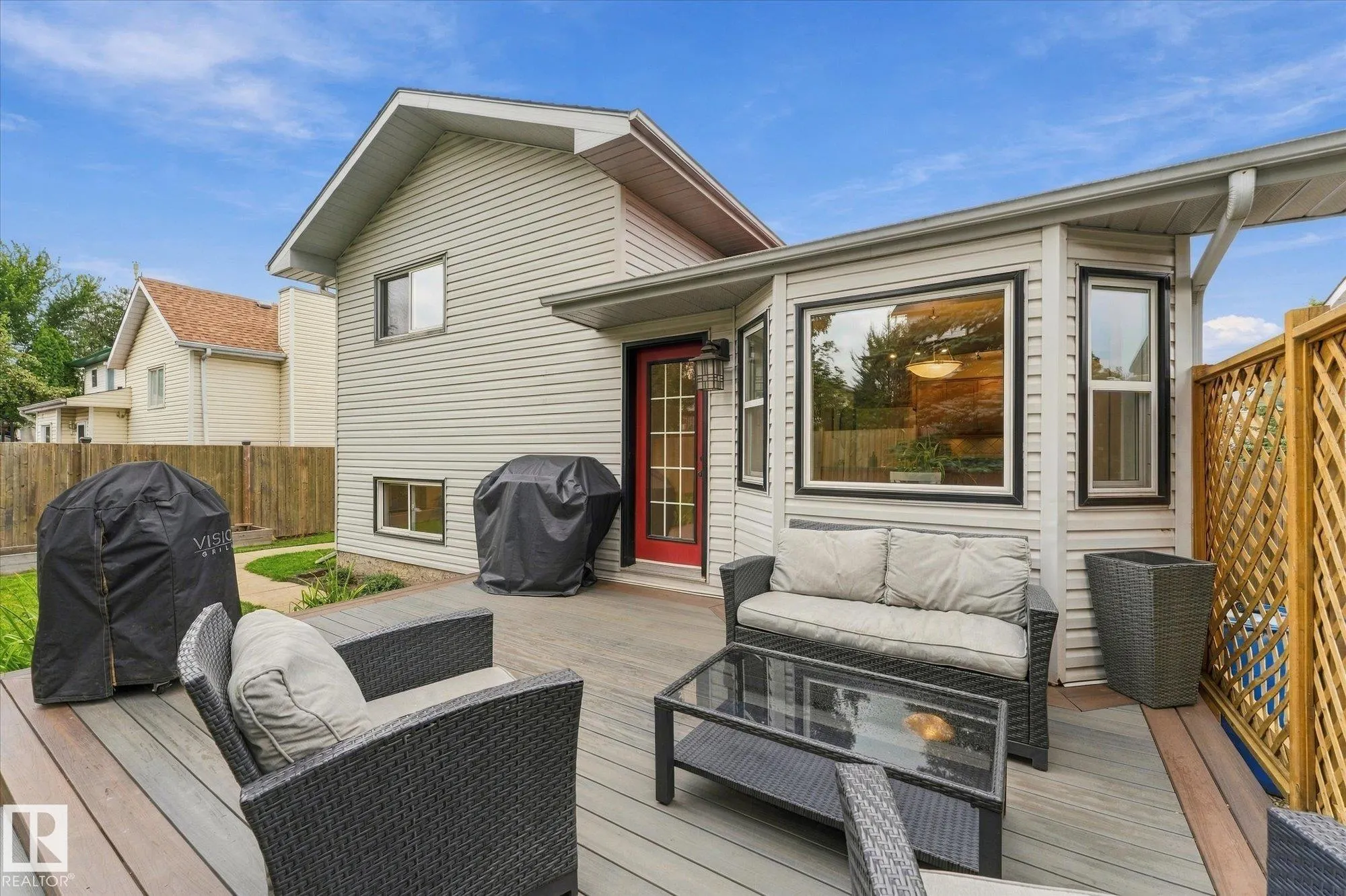 11 WOODSIDE Crescent