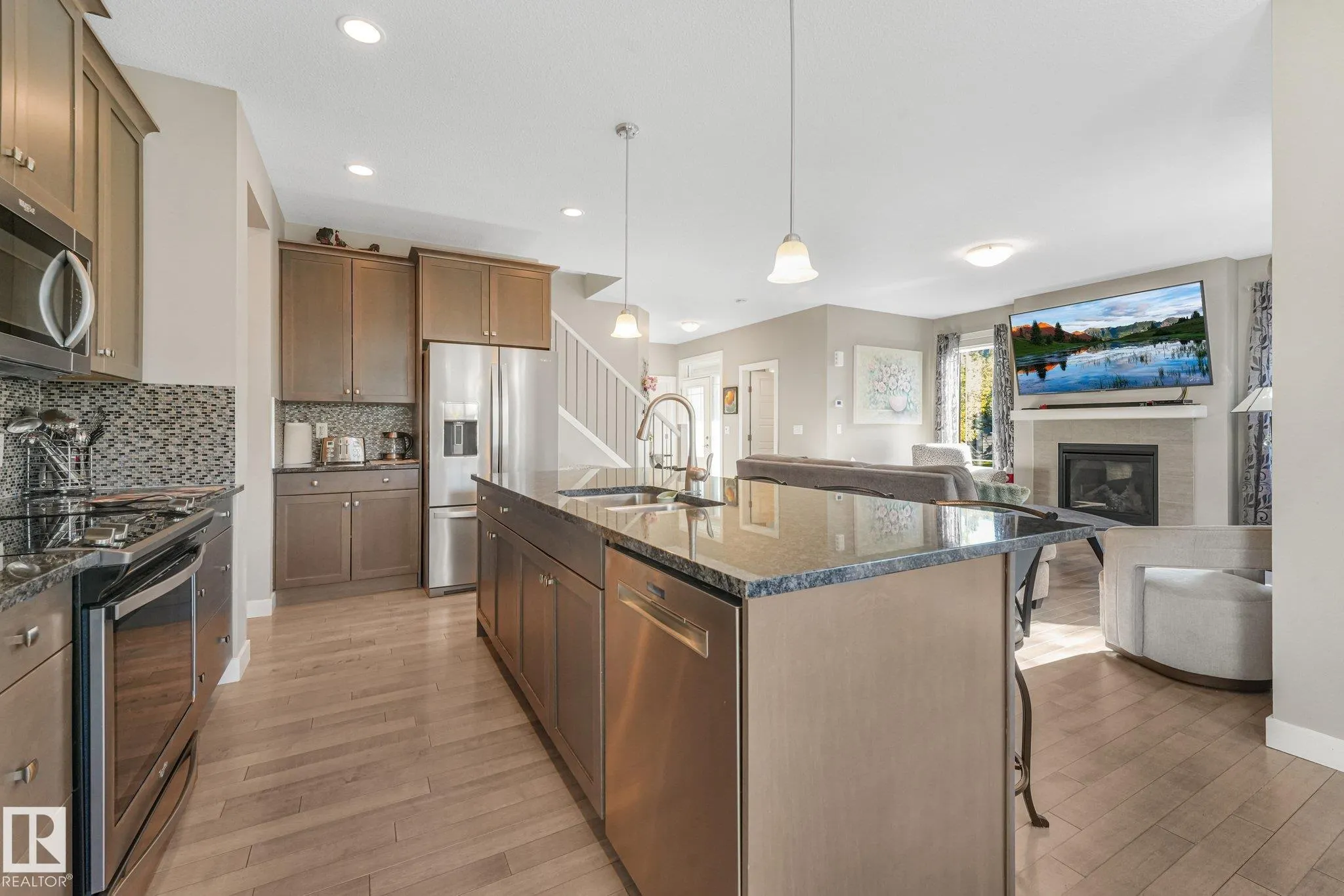 100 RIDEAU Place