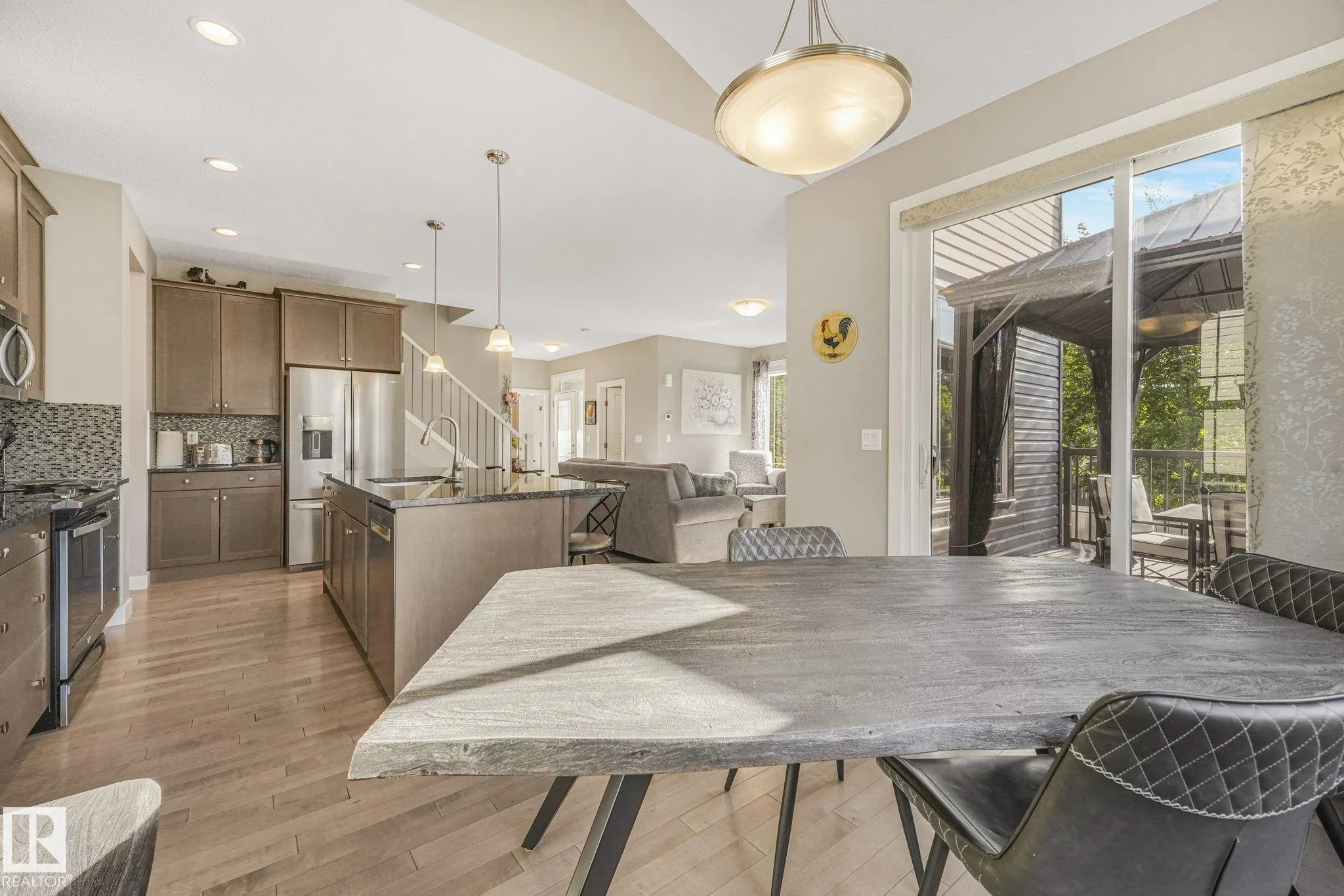 100 RIDEAU Place