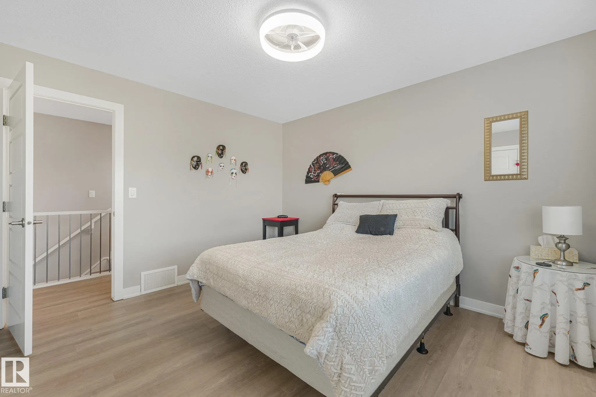 100 RIDEAU Place