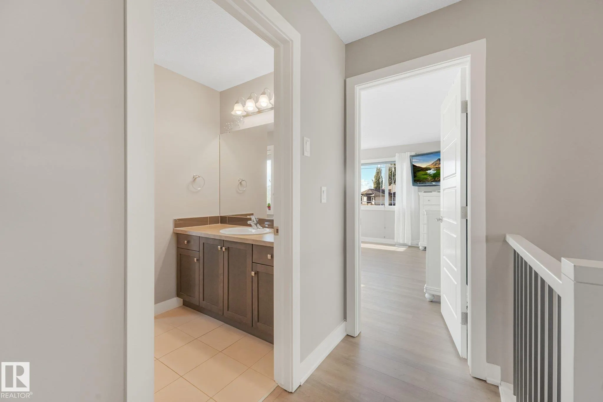 100 RIDEAU Place