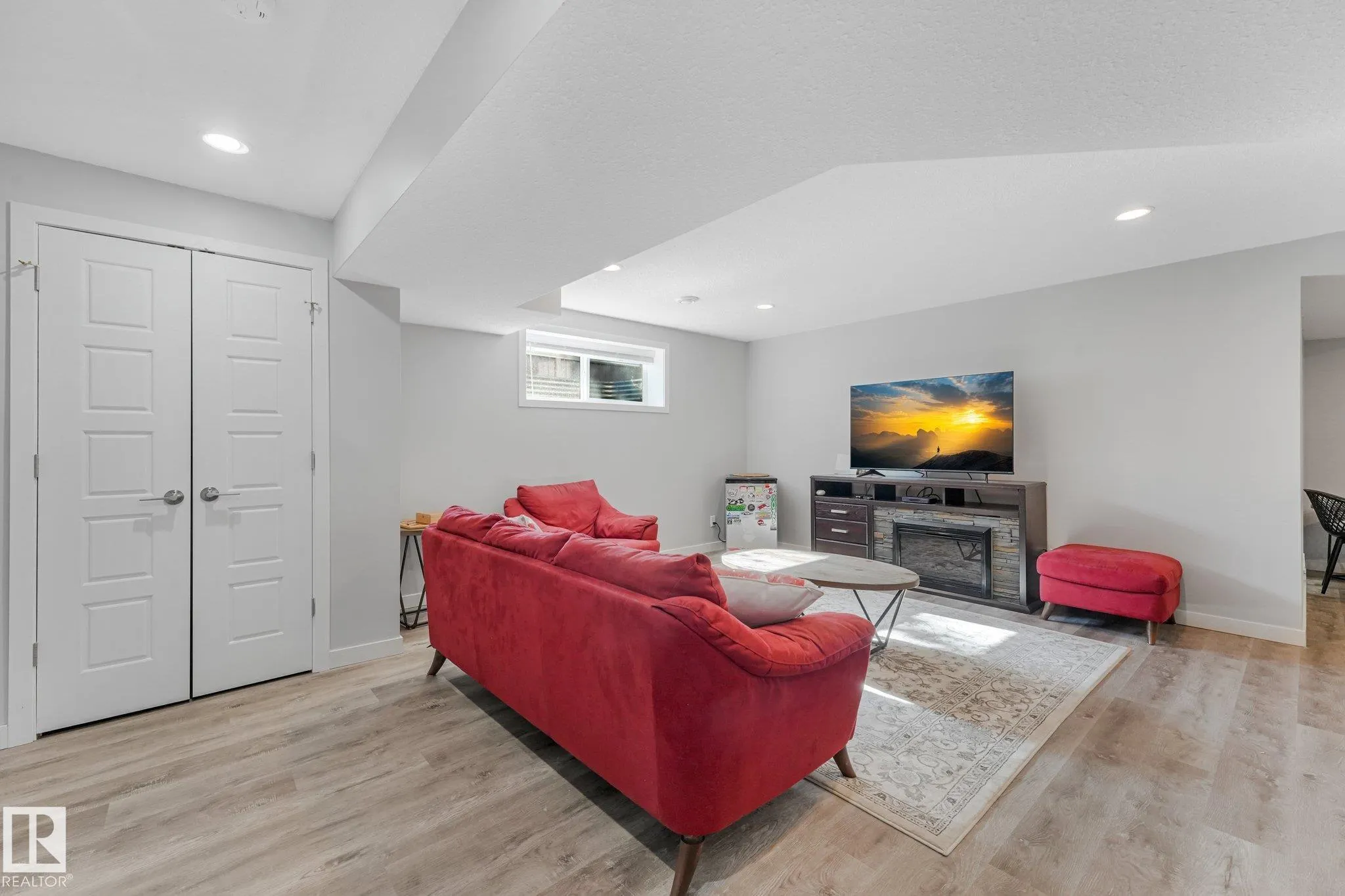 100 RIDEAU Place