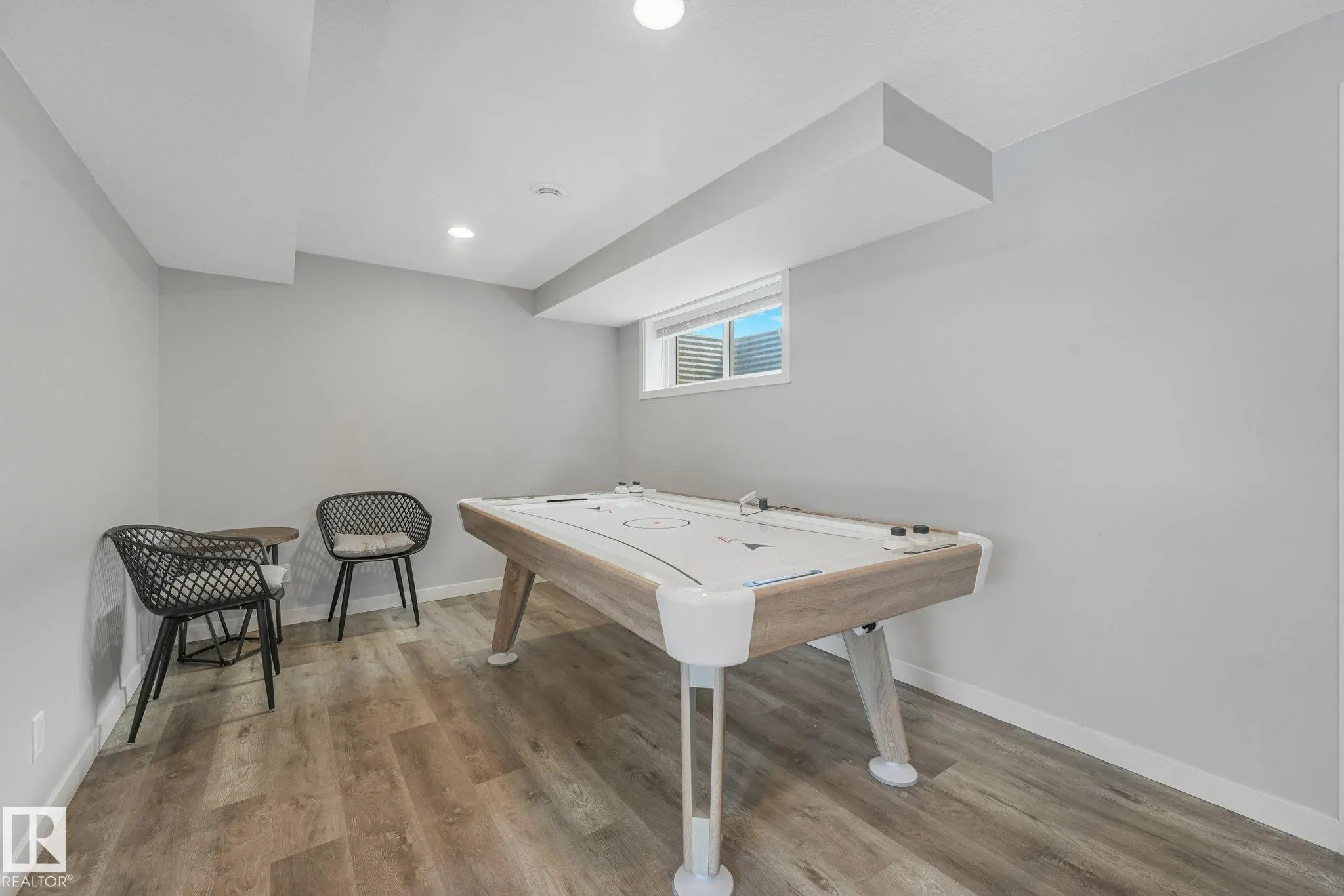 100 RIDEAU Place