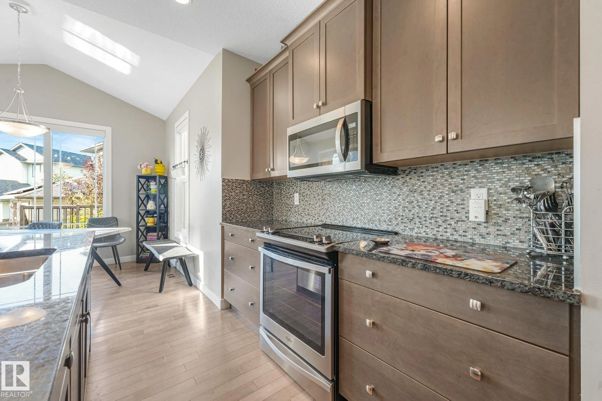100 RIDEAU Place