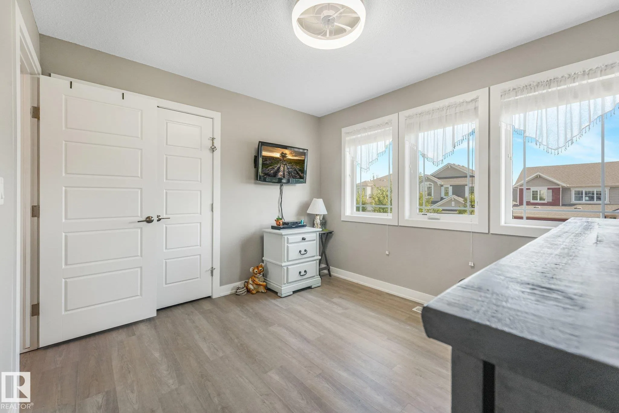 100 RIDEAU Place