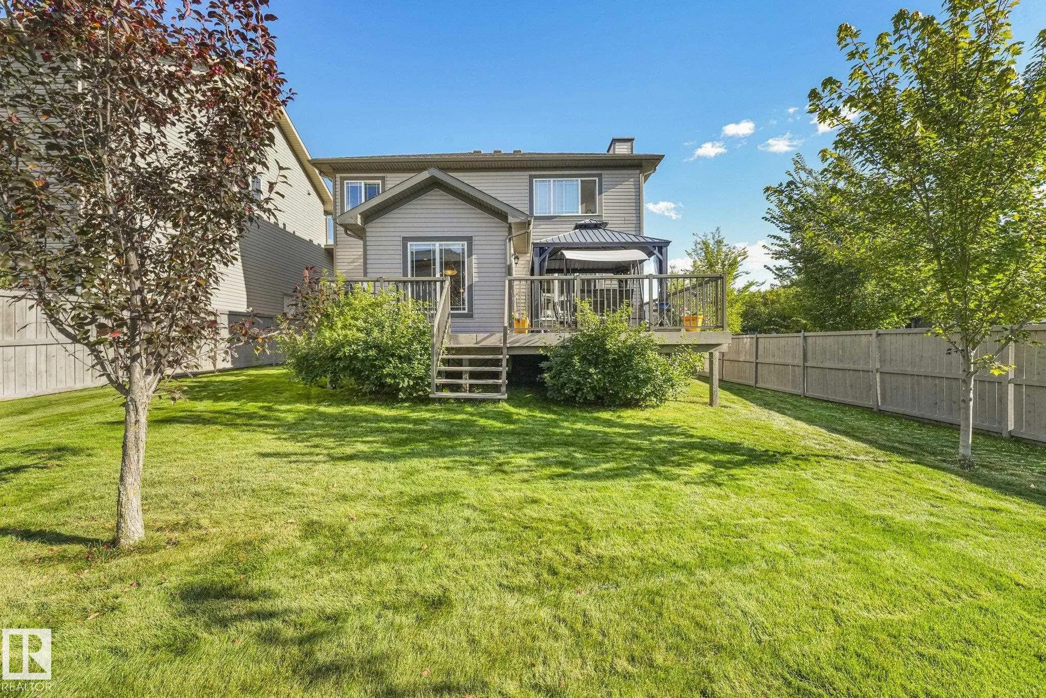 100 RIDEAU Place