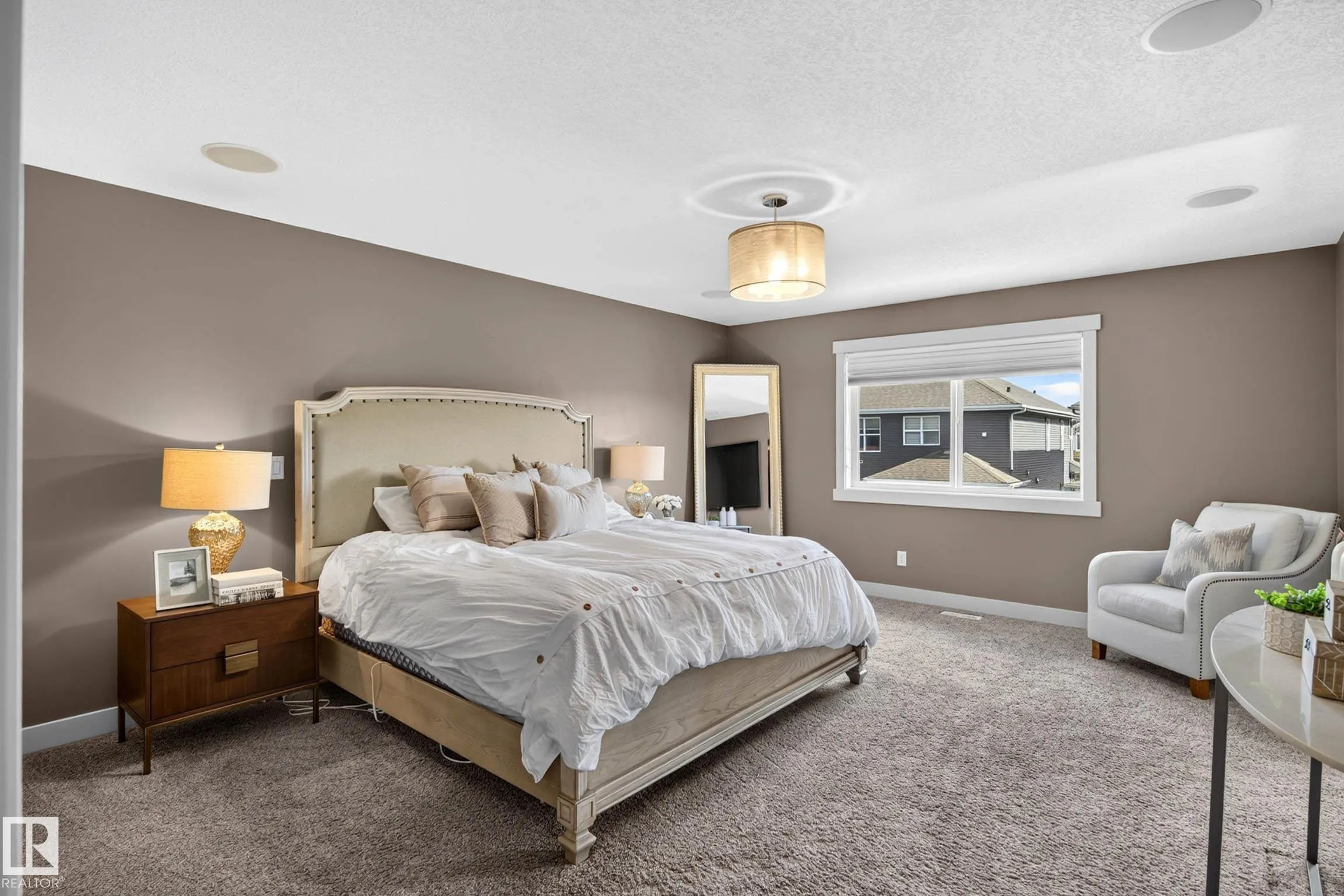 4394 CRABAPPLE Crescent