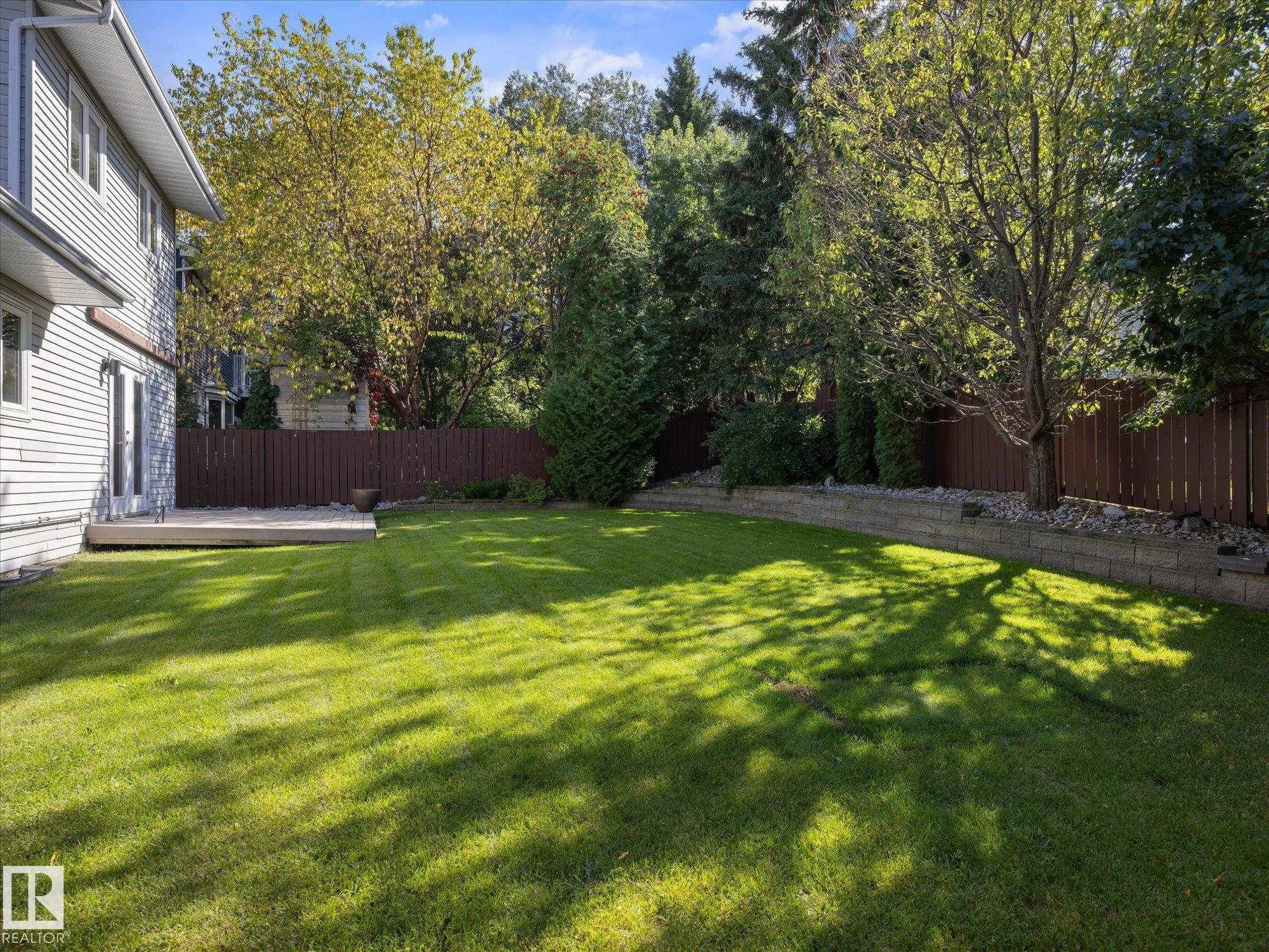 15 WILLOUGHBY Drive