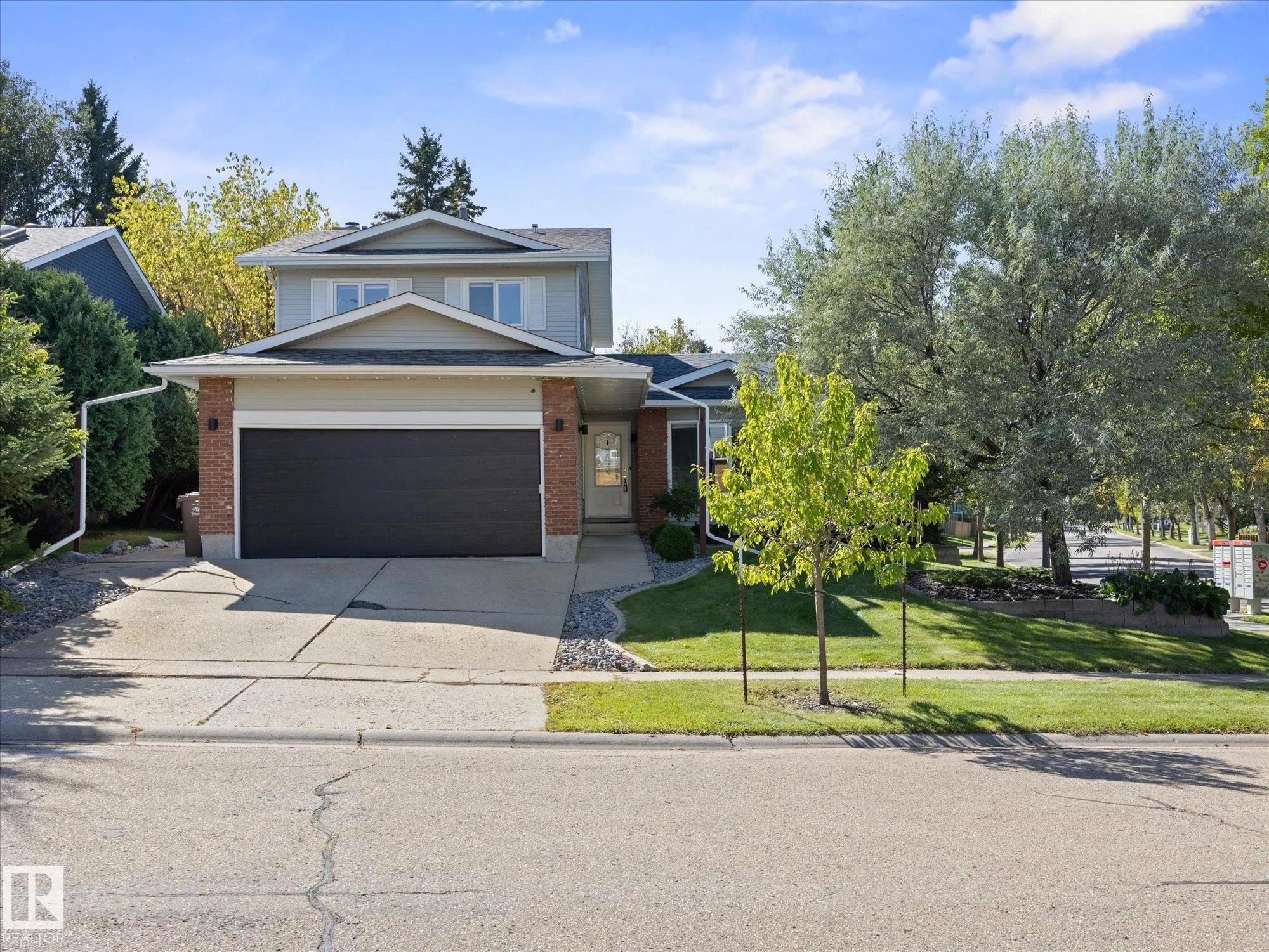 15 WILLOUGHBY Drive