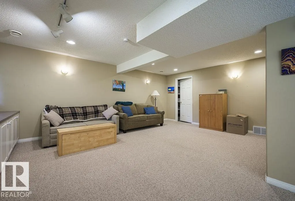 7 CRANFORD Way