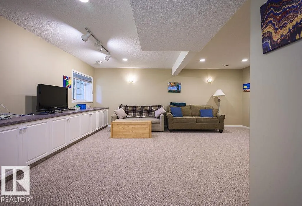 7 CRANFORD Way