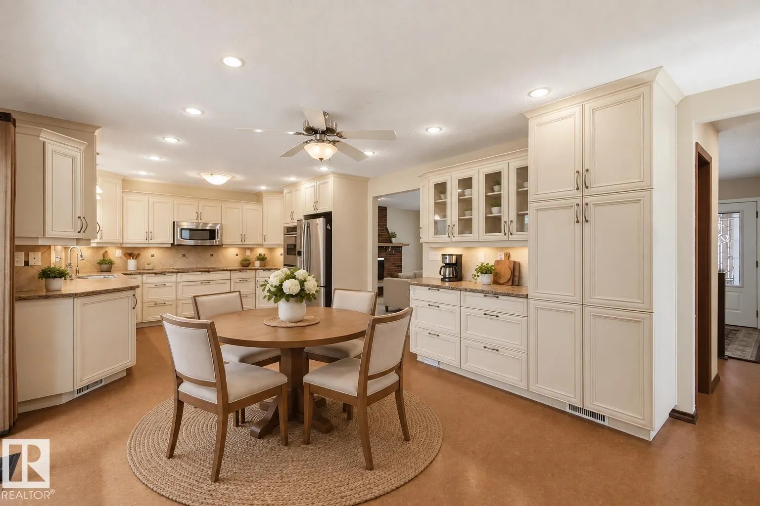 1006 Lueders Crescent