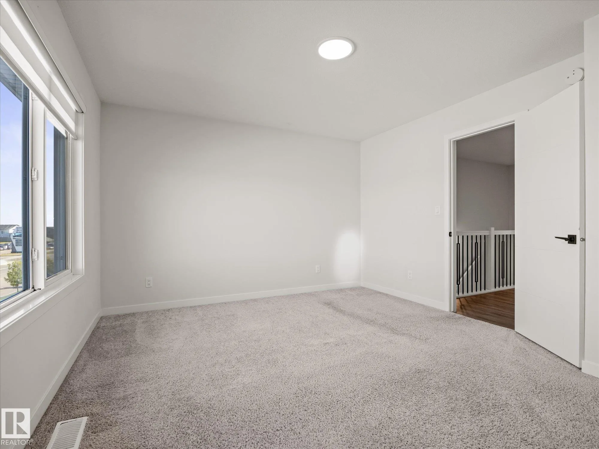 102 KINGSBURY Circle