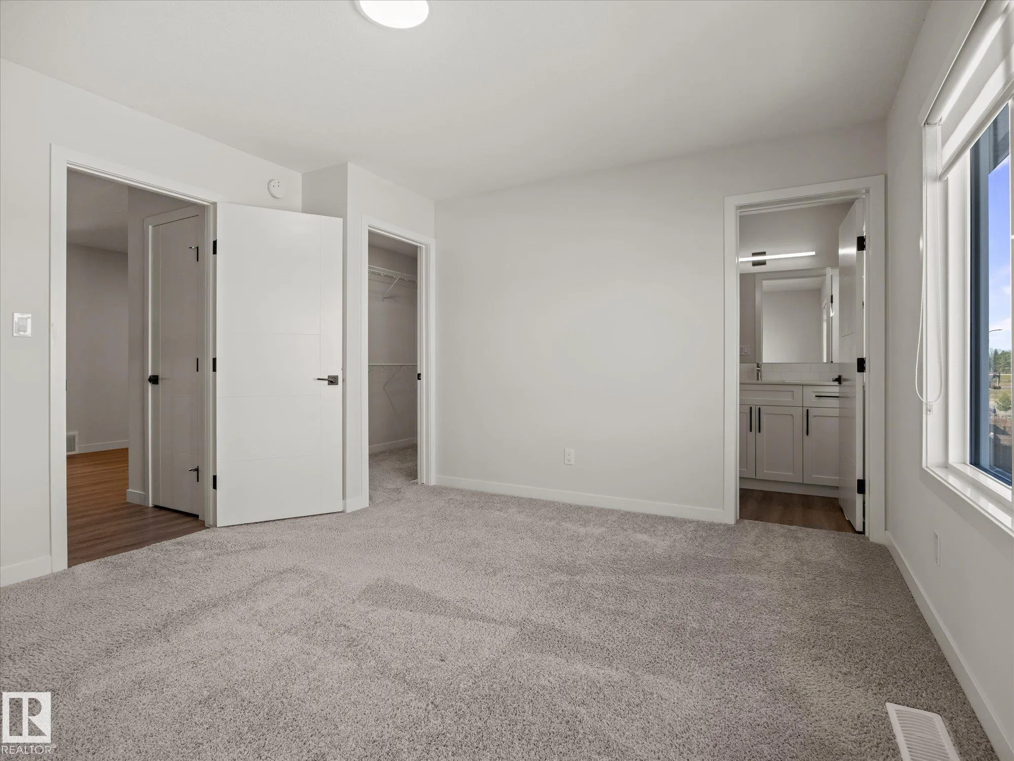 102 KINGSBURY Circle