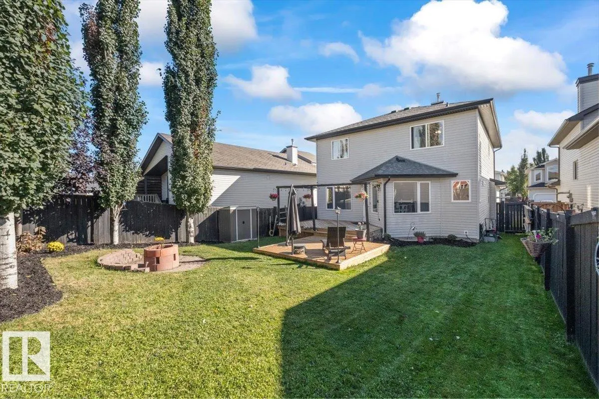 7 LAMPLIGHT Drive