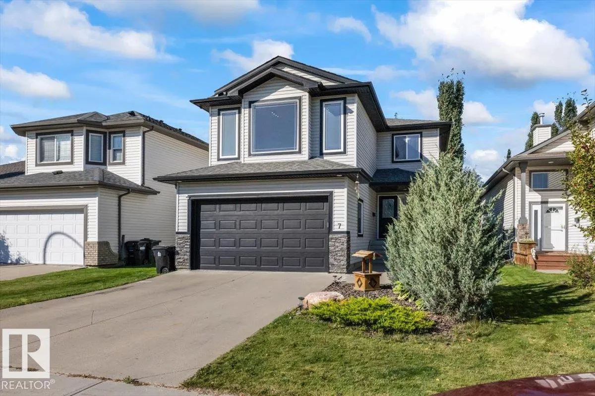 7 LAMPLIGHT Drive