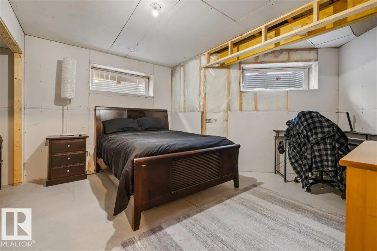 7 LAMPLIGHT Drive