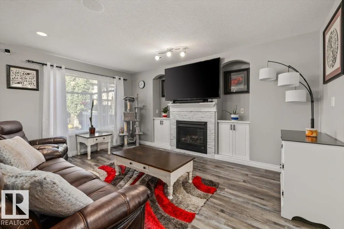 7 LAMPLIGHT Drive