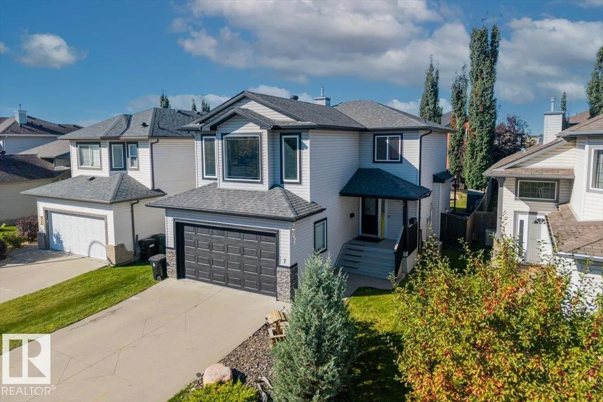 7 LAMPLIGHT Drive