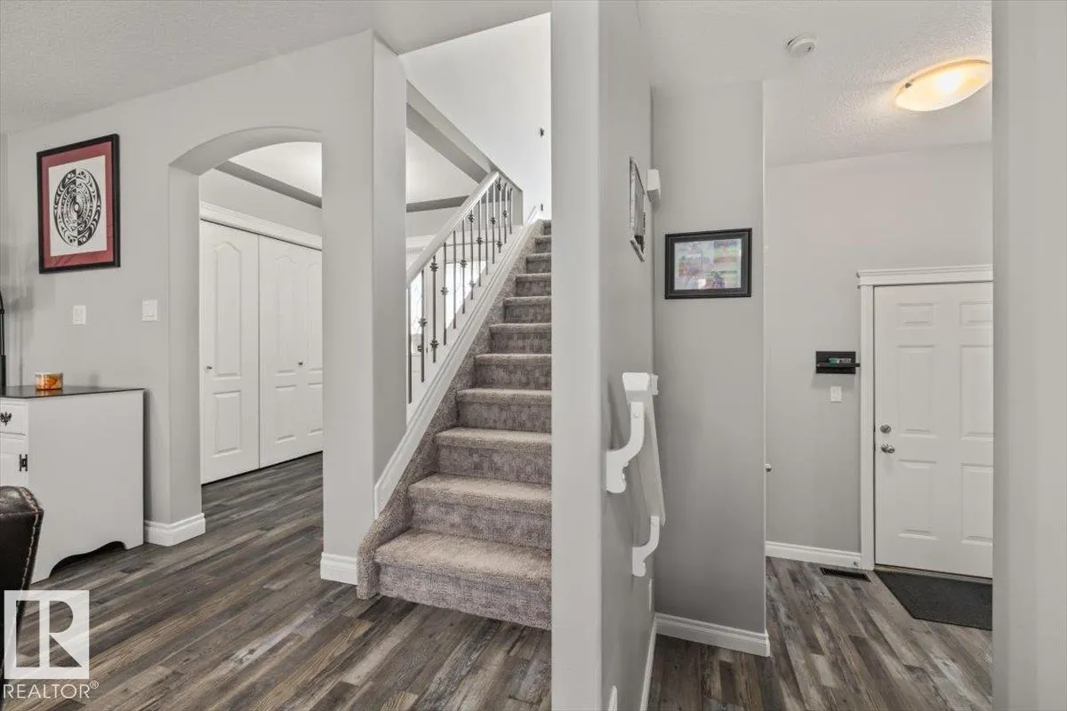 7 LAMPLIGHT Drive