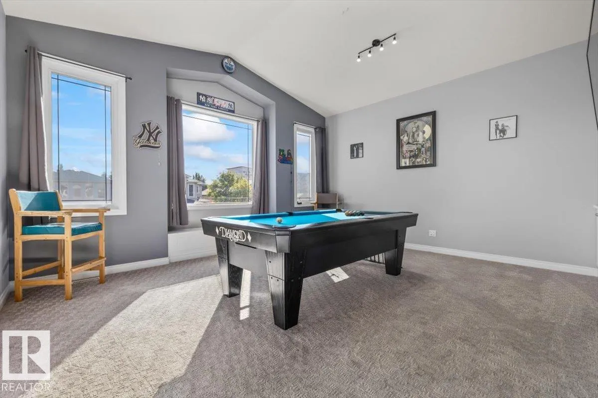 7 LAMPLIGHT Drive