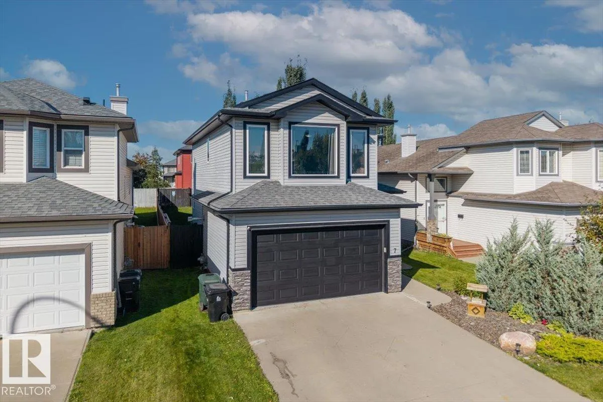 7 LAMPLIGHT Drive