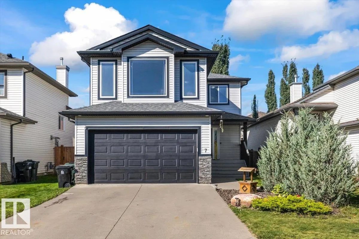 7 LAMPLIGHT Drive
